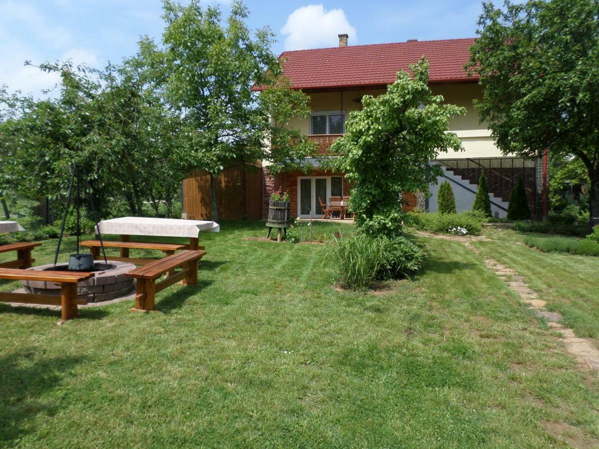 Szabadidő Vendégház Révfülöp Exterior foto